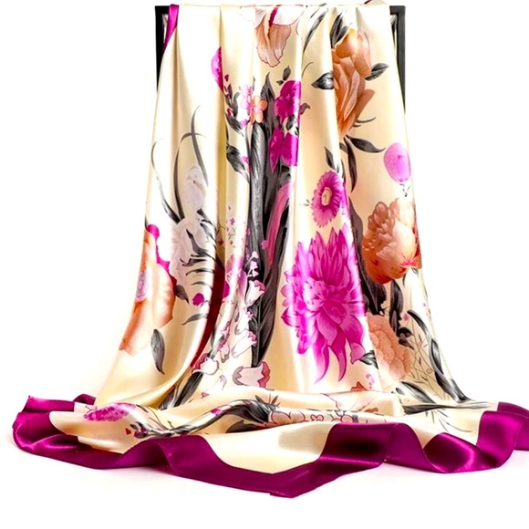 Accessories - CLASSIC PRINT PURPLE FLORAL SHAWL!💜